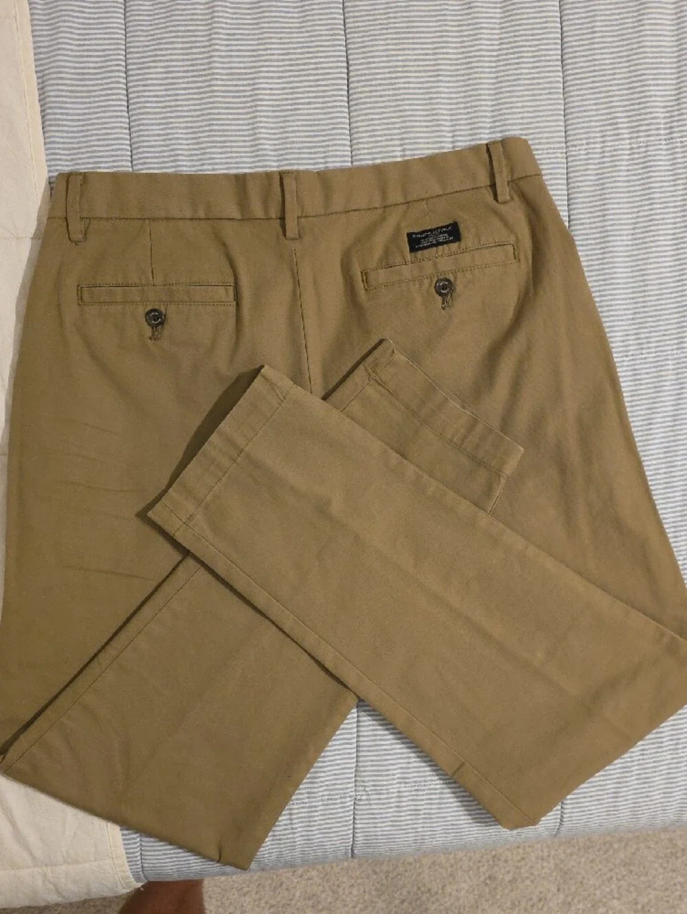 34/32 Banana Republic Men's Chino Pants in Khaki Tan